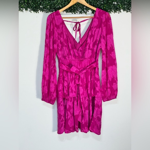 Band Of The Free NWT KISS ME FUCHSIA PEPLUM MINI DRESS Medium - Picture 4 of 13